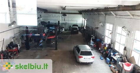 Tematinė nuotrauka: darbuotojas autoservise