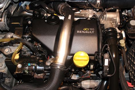 Renault K9K variklio pjūvio schema su švaistiklių vietomis