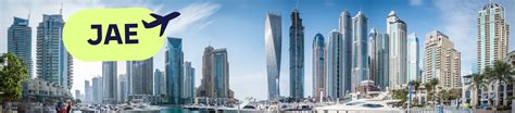Teminė Dubajaus nuotrauka su prabangiais automobiliais ir miesto panorama