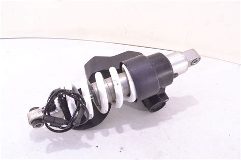 Patikrintas ir sumontuotas BMW E61 galinis amortizatorius