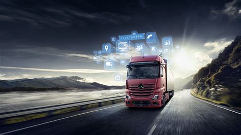 Infografika, vaizduojanti skaitmeninių sprendimų naudą sunkvežimių parko valdymui