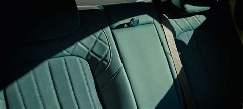 Ilustracija, vaizduojanti automobilį su atlenktomis sėdynėmis