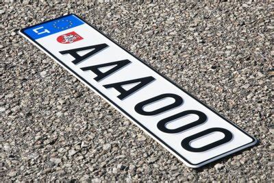 Pavyzdys: istorinis automobilio numerio ženklas