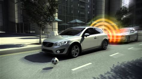 Vaizdas, demonstruojantis „Volvo City Safety“ sistemos veikimą