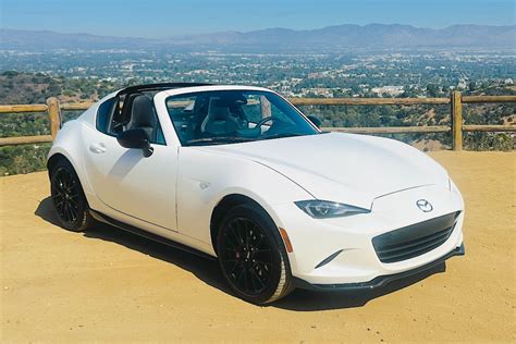 Mazda MX-5 su pilnu saugos narvu paruoštu lenktynėms