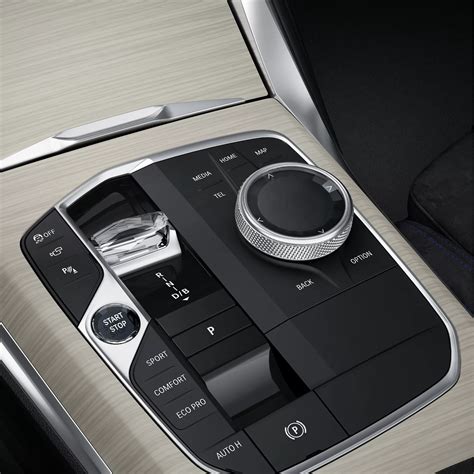 BMW M vairo dizaino elementai ir M spalvų siūlės