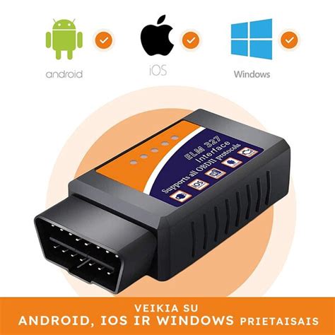 Nuotrauka, kurioje matomas OBD adapteris, prijungtas prie automobilio diagnostikos jungties