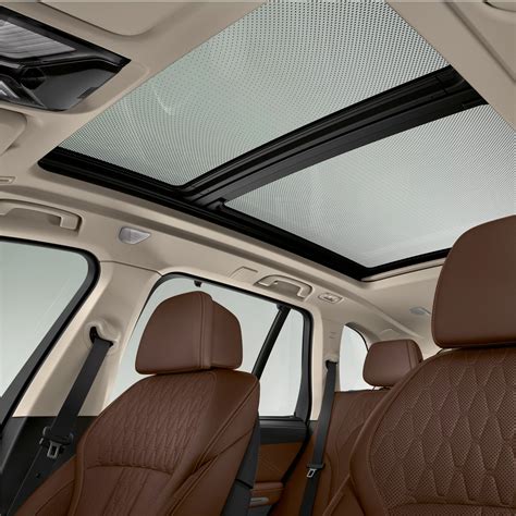 Teminė nuotrauka: BMW X5 E70 panoraminis stoglangis ir interjero detalės