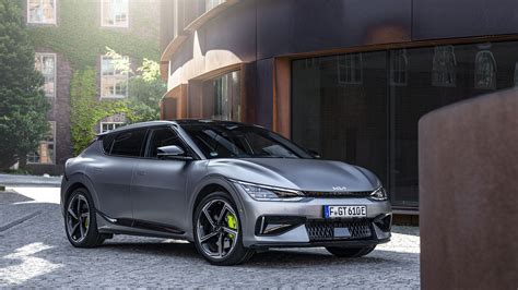 Kia EV6 GT vaizdas, išryškinantis sportišką dizainą ir dinamiškumą