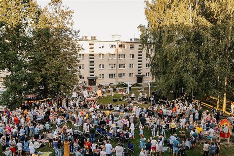 Infografika: dažniausios susidūrimų vietos (daugiabučių kiemai, prekybos centrų aikštelės, požeminės stovėjimo vietos)