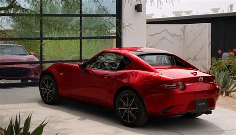 Teminė nuotrauka: Mazda MX-3 automobilių susitikimas