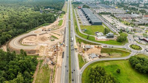 Nuotrauka: pėsčiųjų viaduko atramų statybos darbai magistralėje A2