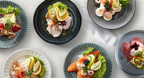 Tradicinių daniškų sumuštinių Smørrebrød lėkštė
