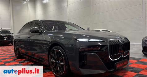 Restauruojamas šarvuotas BMW limuzinas