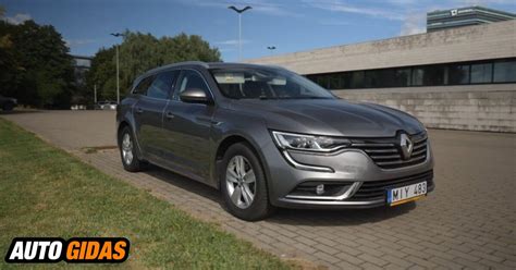Pirmos kartos Renault Laguna interjero nuotrauka su prietaisų skydeliu