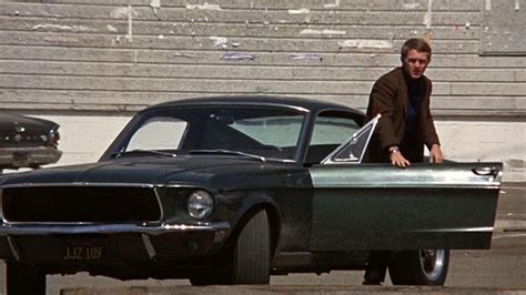 Filmo „Bullitt“ gaudynių scena su Ford Mustang San Franciske