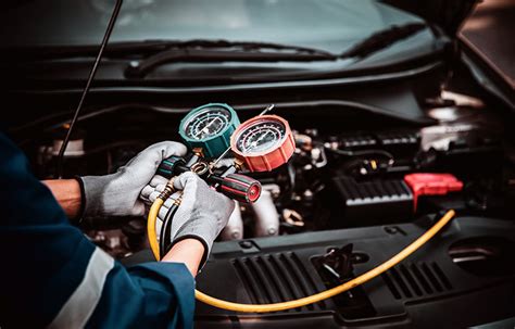 Automobilio kondicionieriaus pildymo procesas techniniame autoservise