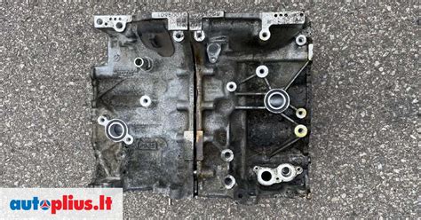 Subaru Outback 2004 variklio skyriaus saugiklių blokas