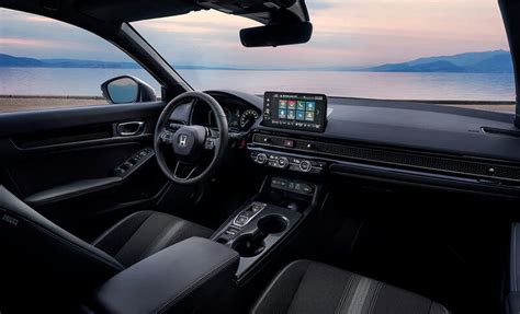 Priekinės panelės ir vairo dizainas Honda Civic