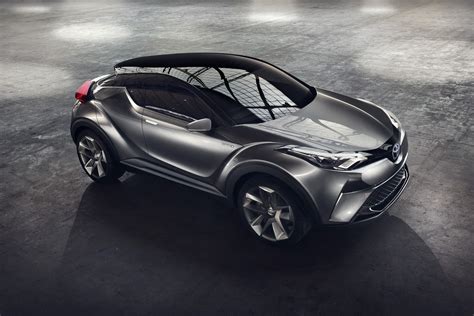 Toyota RAV-FOUR koncepcinis automobilis