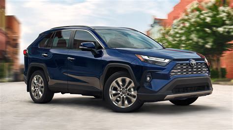 Pirmasis Toyota RAV4 Hybrid