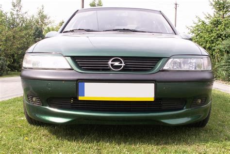 „Opel Corsa C“ su nuimamu priekiniu buferiu
