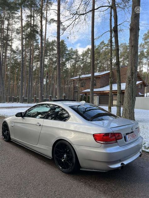 BMW E92 kupė vaizdas kelyje