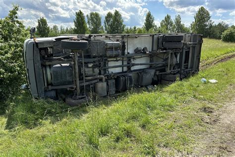Nuotrauka suremontuoto ir nudažyto vilkiko arba sunkvežimio