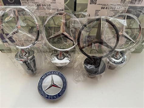 Mercedes-Benz kapoto emblemos artinimo nuotrauka