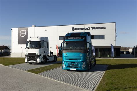 Volvo Trucks ir Renault Trucks sunkvežimių centras Panevėžyje