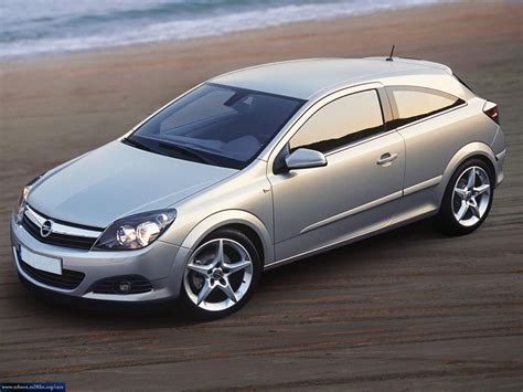 Opel Astra H GTC sportinio dizaino apžvalga