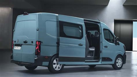 Renault Master salono su prietaisų skydeliu vaizdas