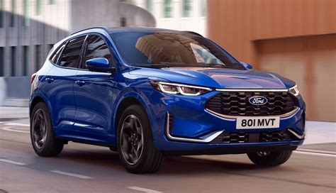 Ford Kuga modelio vizualizacija ir skirtingos kėbulo kartos