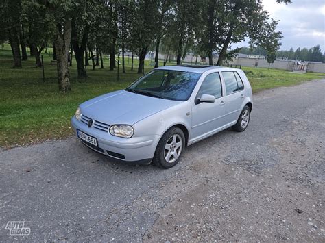 Volkswagen Golf IV hečbekas 3 ir 5 durų versijomis