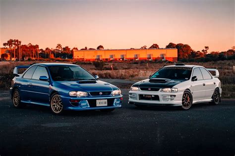 Sschema: „Subaru Impreza“ ir „Mitsubishi Lancer EVO“ palyginimas ralio trasose.