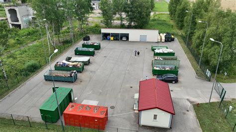 nuotrauka, vaizduojanti didelių gabaritų atliekų surinkimo aikštelę
