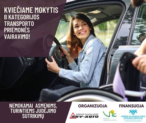 Teminė nuotrauka su vairavimo instruktoriais ir mokiniais
