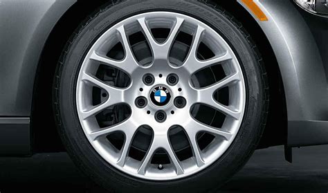 BMW Style 197 ratlankių nuotrauka ant automobilio