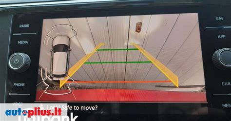 Schematinis atbulinės vaizdo kameros prijungimo prie automobilio multimedijos sistemos vaizdas