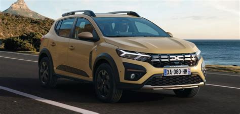 Populiarių biudžetinių hečbekų (pvz., Renault Clio ir Dacia Sandero) nuotrauka