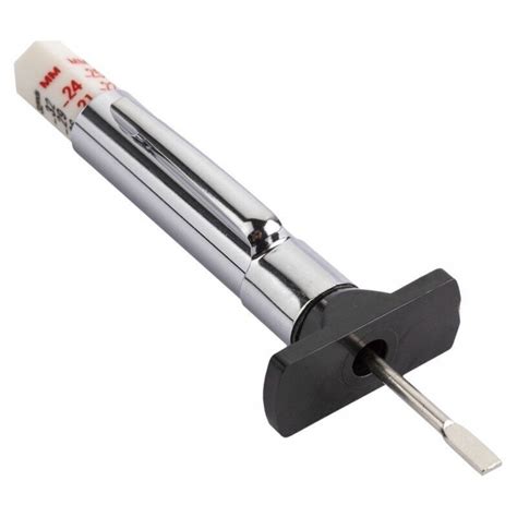 Infografika, vaizduojanti tinkamą ir netinkamą padangų dėvėjimąsi bei protektoriaus gylio matavimą