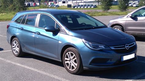 „Opel Astra“ automobilio nuotrauka