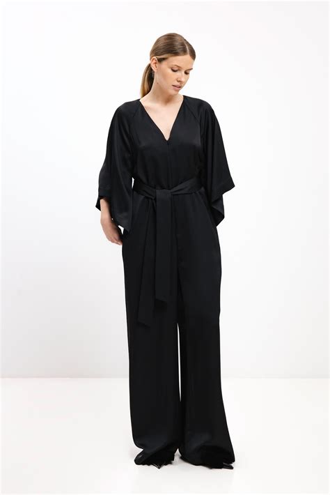 Schema, iliustruojanti paskirstymo sistemos veikimą variklyje su diržu ir velenais