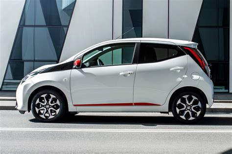 Vaizdas: Toyota Aygo automobilio priekis su šypsena primenančiu dizainu