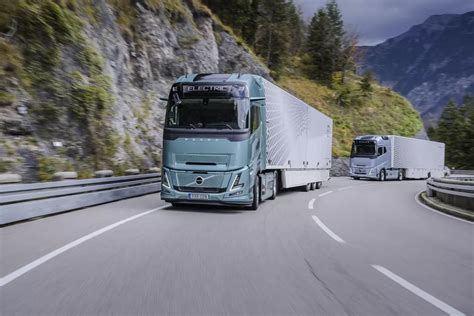 „Volvo“ sunkvežimių modelių įvairovė ir inovacijos