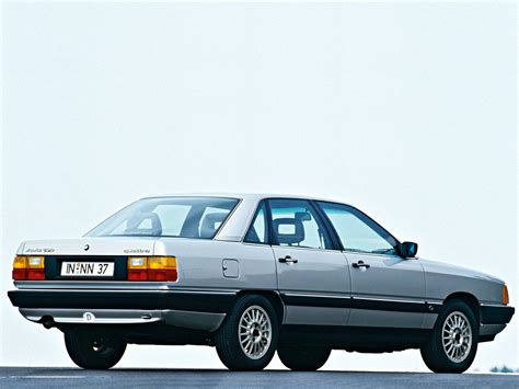 Audi 100 C3 1.8 S CC Aut. salonas (pilna komplektacija)