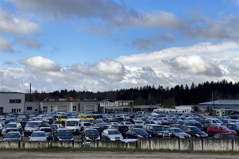 Teminė nuotrauka: naudoto automobilio apžiūra autoservise