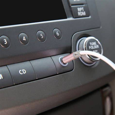 Automobilio USB SD adapteris jungiamas prie originalaus grotuvo