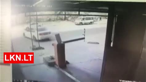 vaizdo kamerų įrašas iš stovėjimo aikštelės