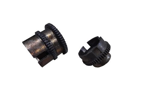 Nuotrauka su susidėvėjusiu sankabos disku